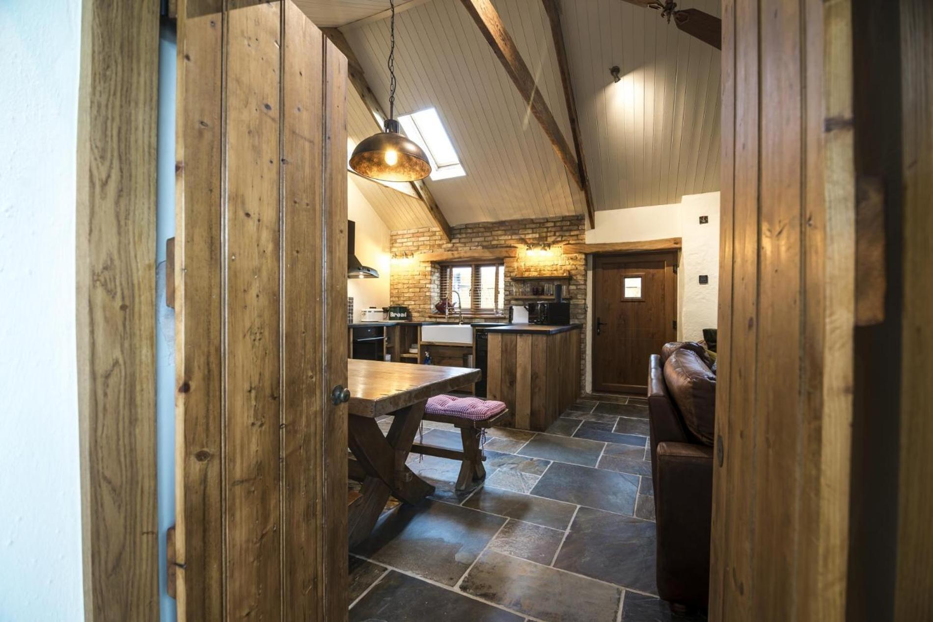 Lavender - Luxurious Barn Conversion - Blossom Farm Johnston Bagian luar foto