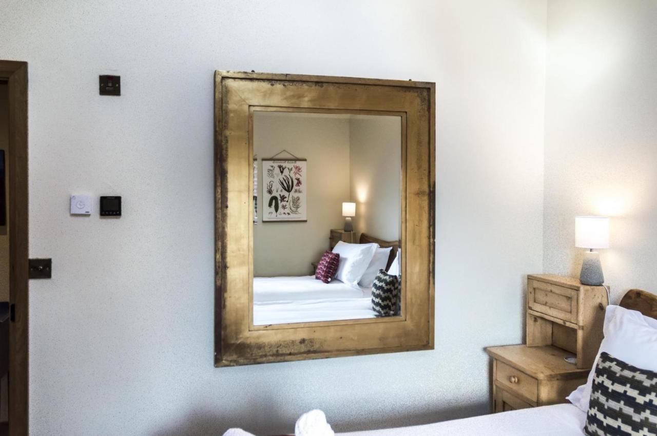 Lavender - Luxurious Barn Conversion - Blossom Farm Johnston Bagian luar foto