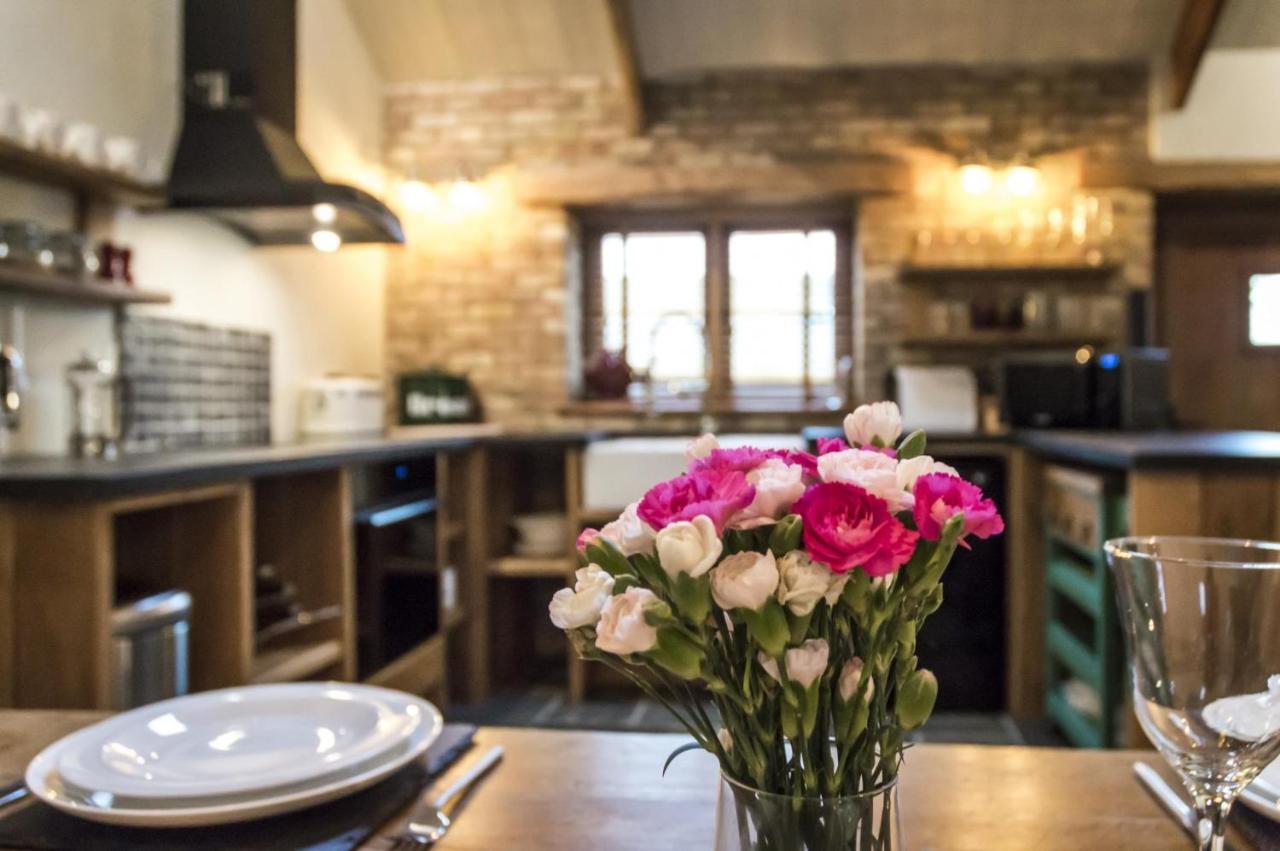 Lavender - Luxurious Barn Conversion - Blossom Farm Johnston Bagian luar foto