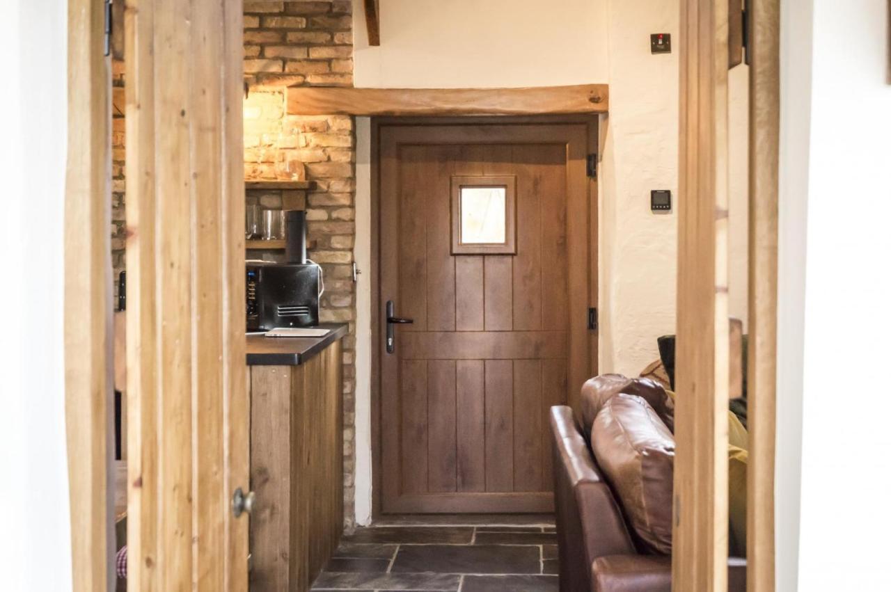 Lavender - Luxurious Barn Conversion - Blossom Farm Johnston Bagian luar foto