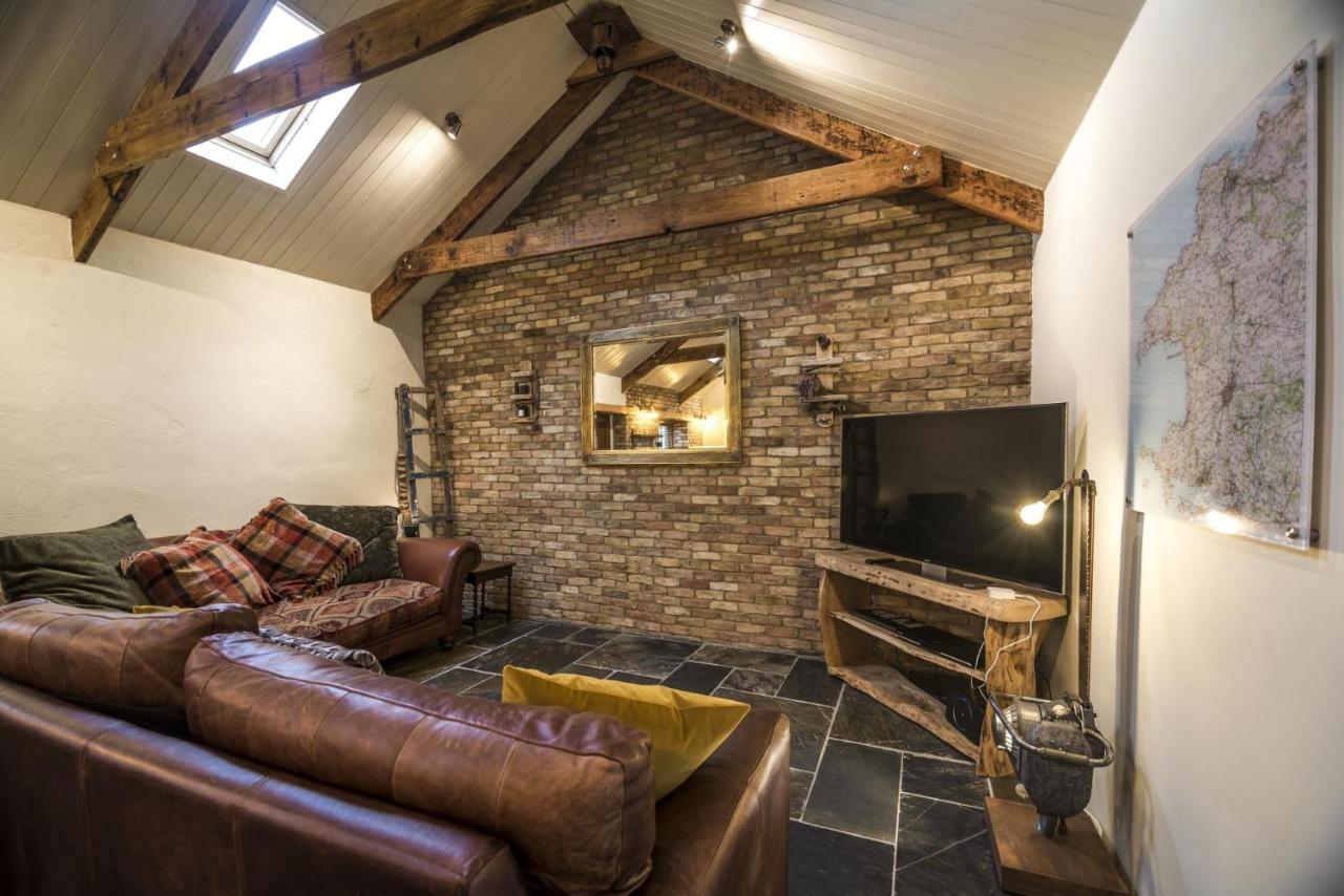 Lavender - Luxurious Barn Conversion - Blossom Farm Johnston Bagian luar foto