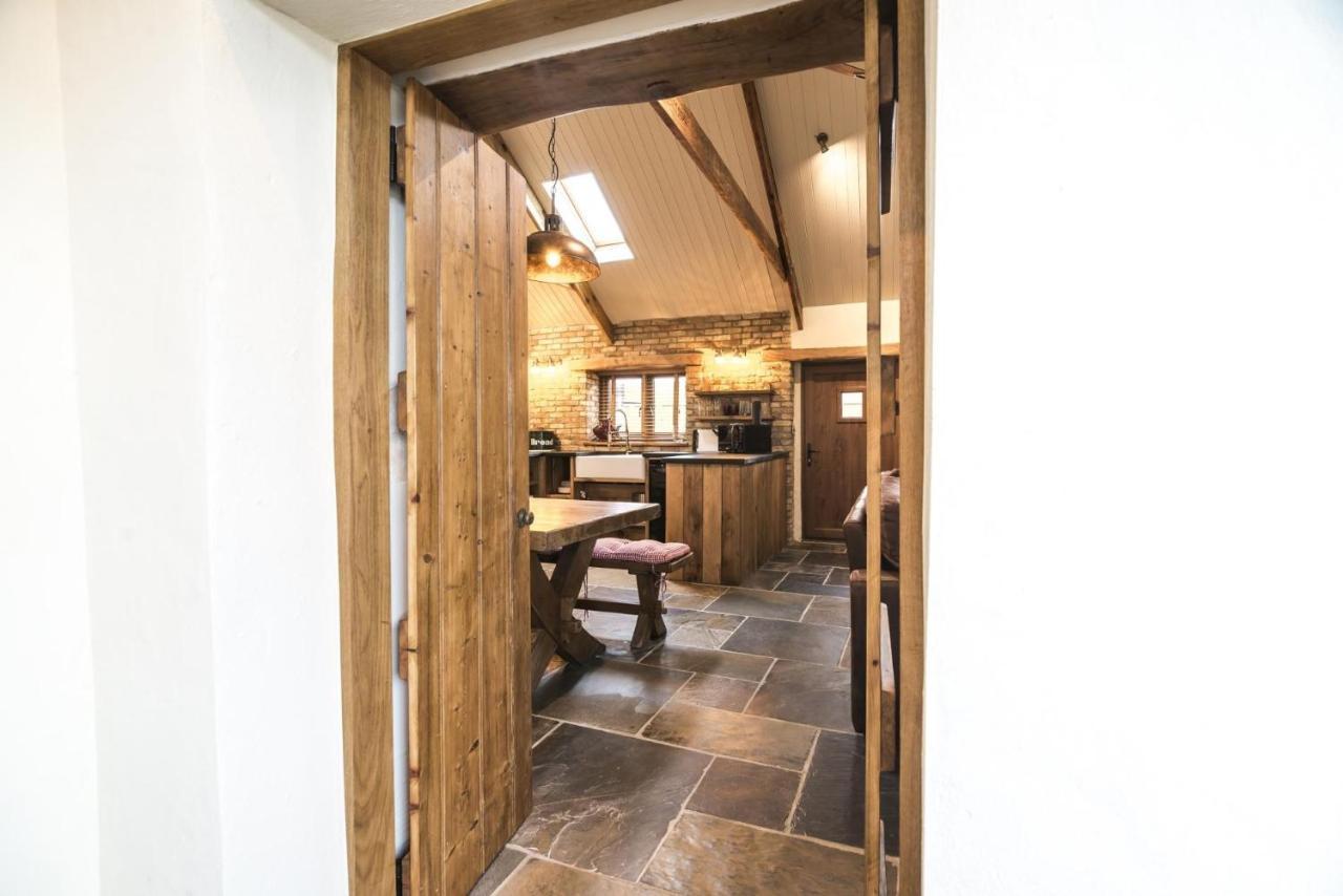 Lavender - Luxurious Barn Conversion - Blossom Farm Johnston Bagian luar foto