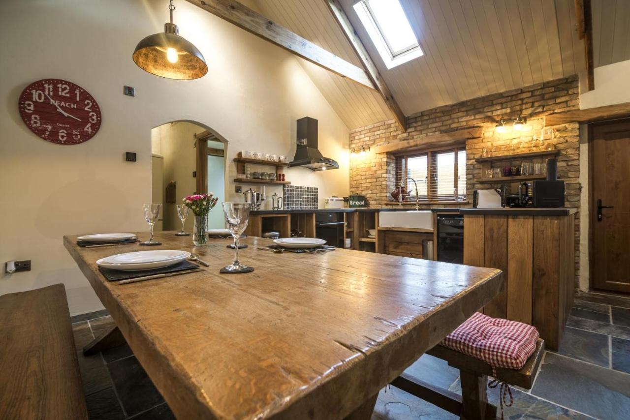 Lavender - Luxurious Barn Conversion - Blossom Farm Johnston Bagian luar foto